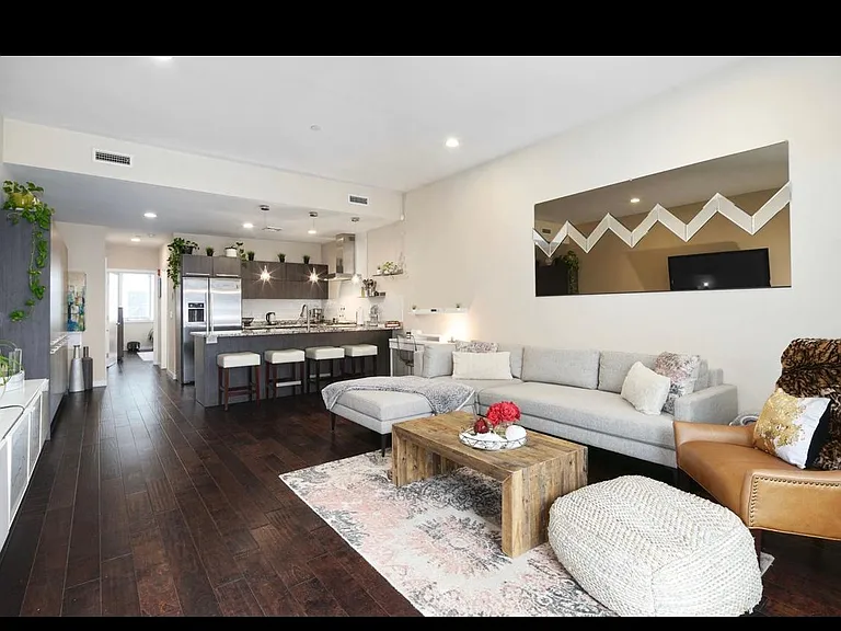 817 N Lawrence St #201 — Photo 11