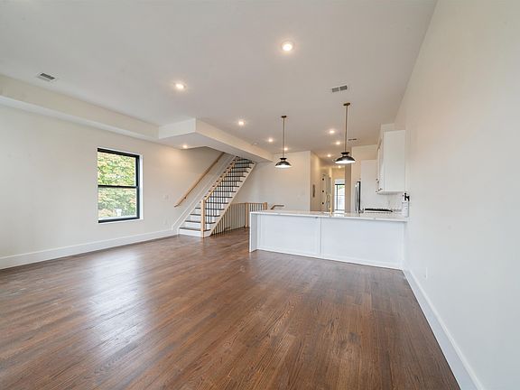 5th image of 226 Nunda Ave #2