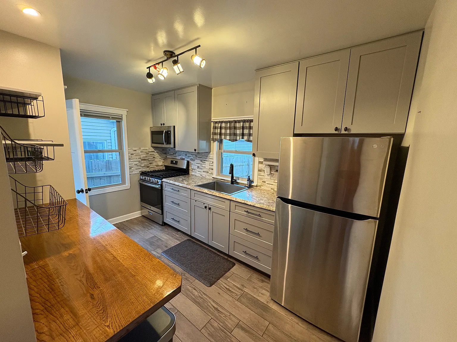 Bellevue Ave, Bettendorf — Photo 1