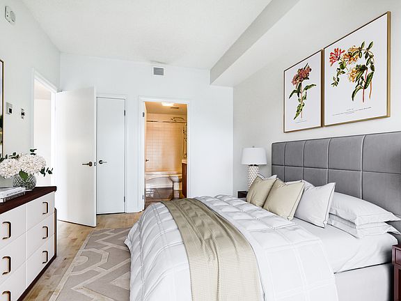 5th image of 61 Yorkville Ave #291302