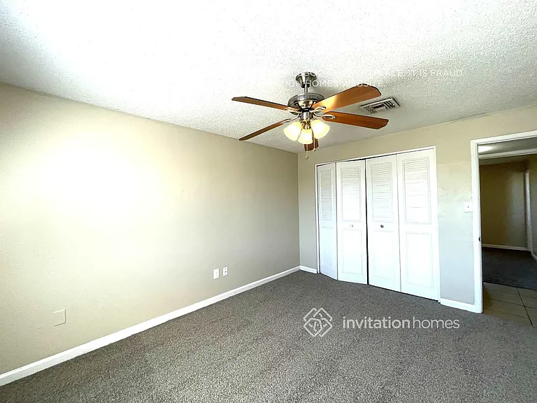 5540 W Berkeley Rd — Photo 7