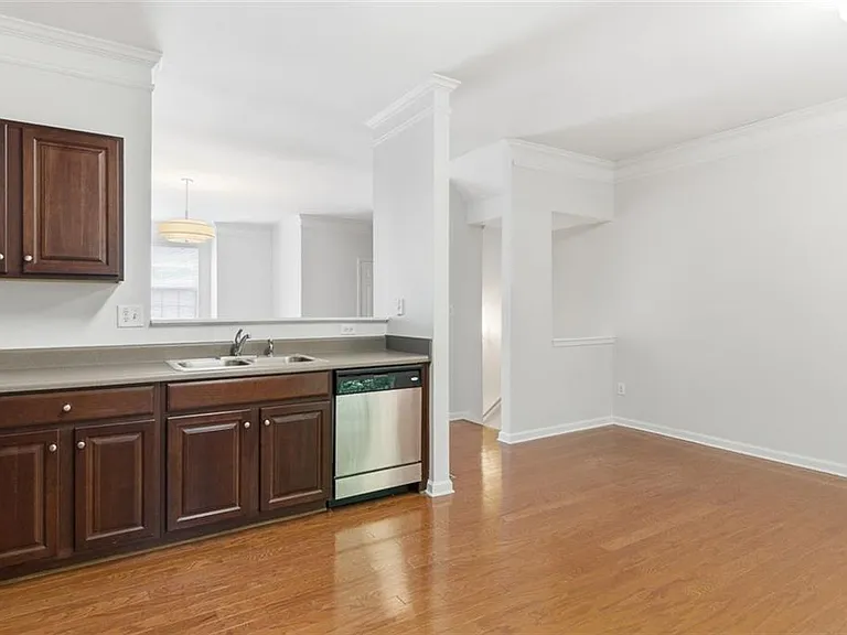 6710 Stoneleigh Way — Photo 7