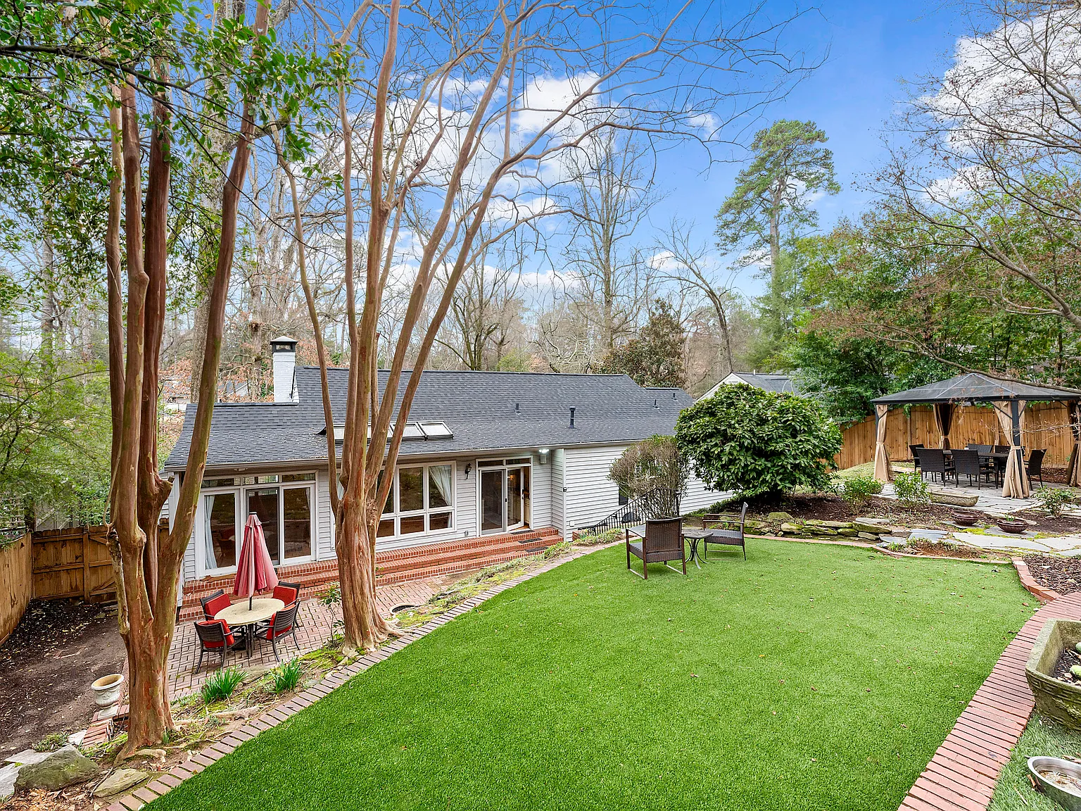 525 Spring Valley Rd NW — Photo 4