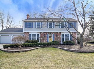 471 Carrol Gate Rd, Wheaton, IL 60189