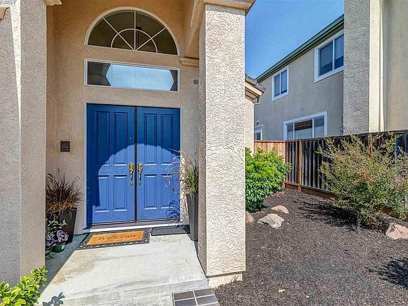 2nd image of 7771 Pineville Cir