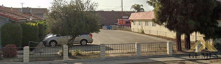 2nd image of 419 Main St