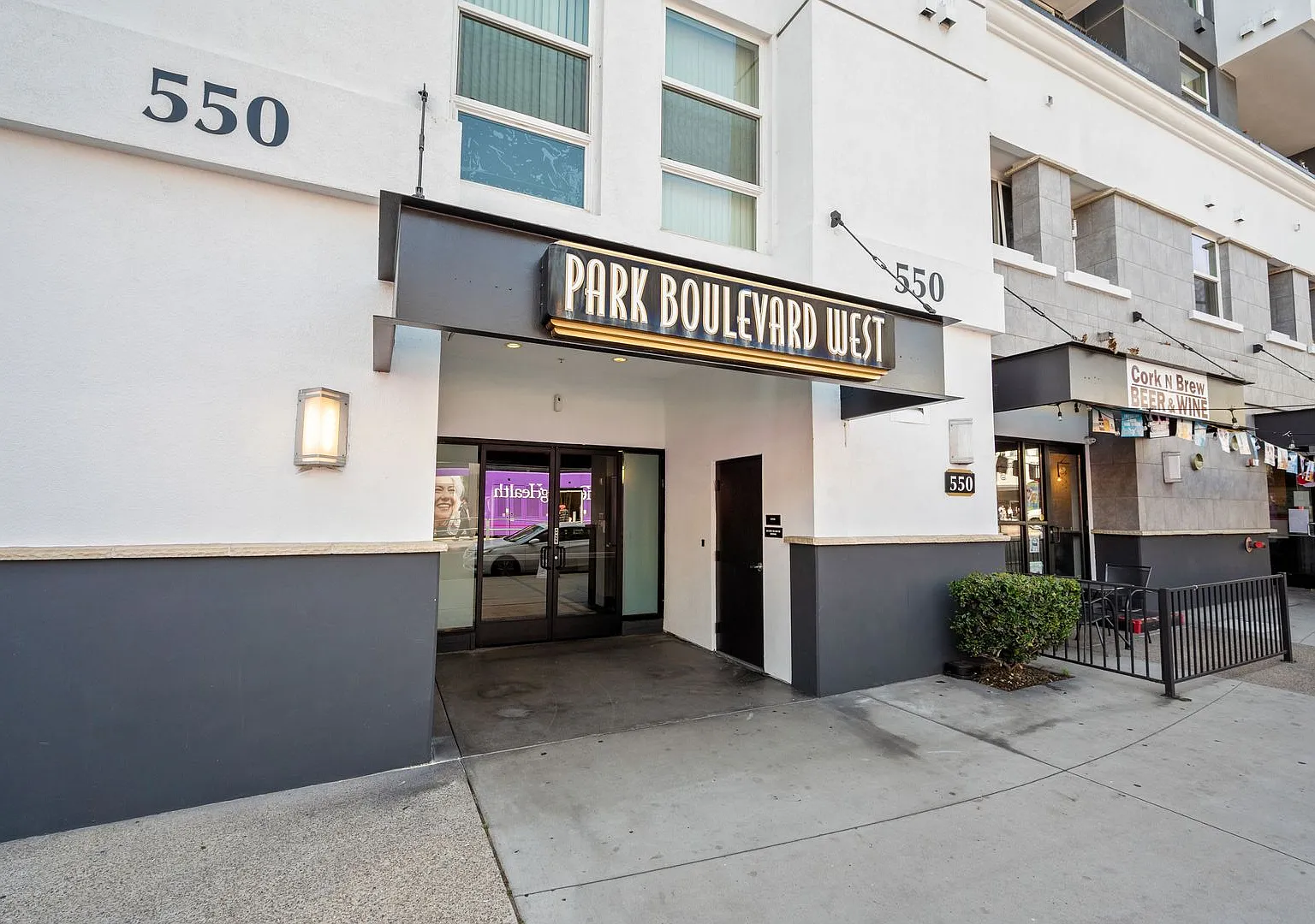 Light and Bright East Village 2 Bedroom at Park Blvd West! 2 Parking Spaces! — Photo 2