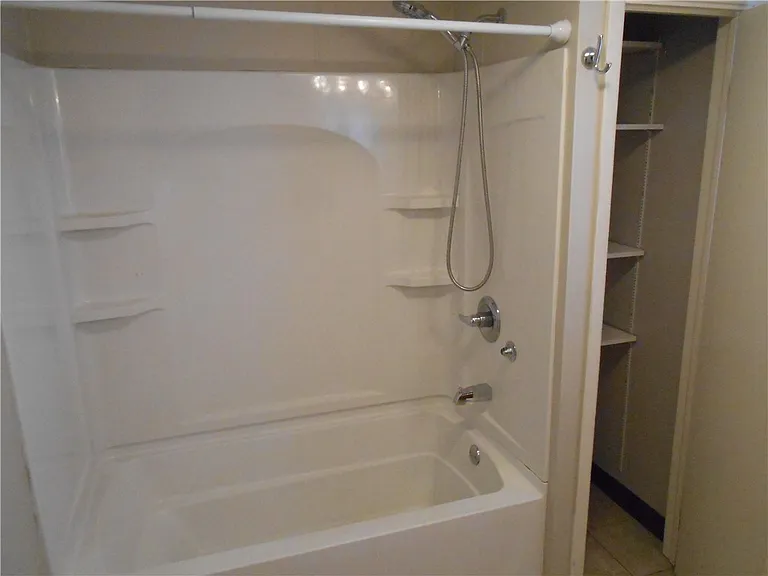114 Grant St — Photo 15