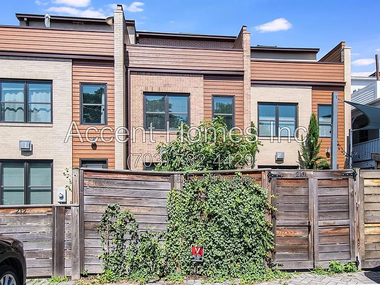 210 S Patrick St — Photo 32