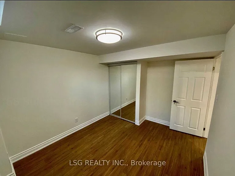 58 Bulmer Cres #BASEMENT — Photo 10