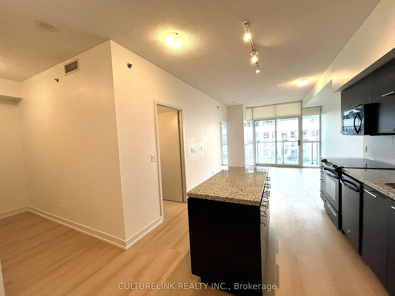 2 bed, $2,850 — Photo 3