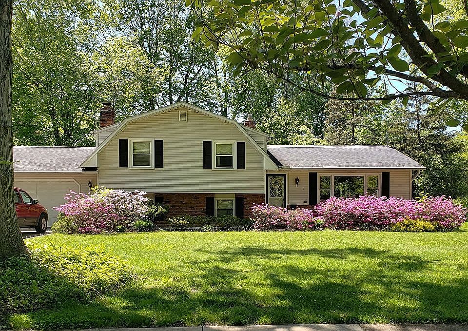 8372 Paddock Ct., Mentor, OH