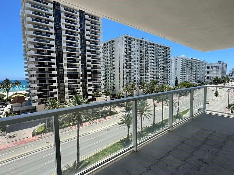 5750 Collins Ave #7A — Photo 31