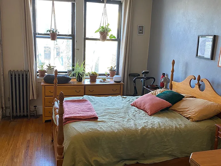 335-A Harvard St — Photo 5