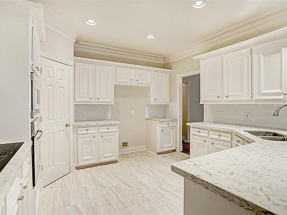 4th image of 1730 Forestlake Dr