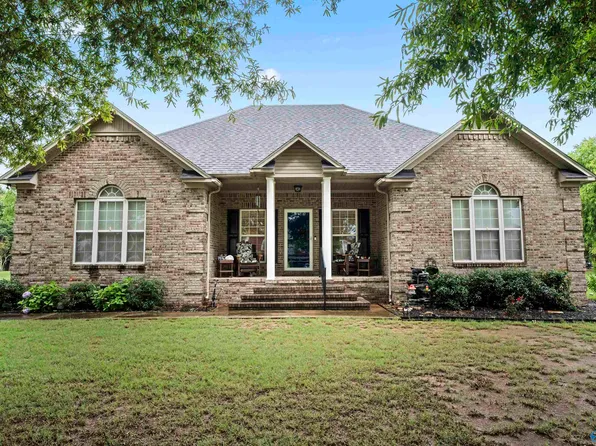 17300 Browning Dr, Athens, AL 35611