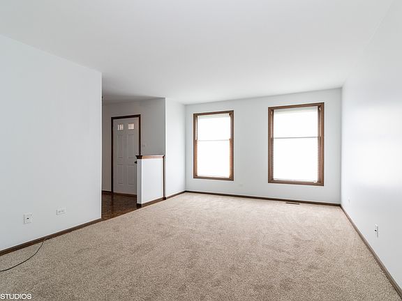 4th image of 8832 Hickory Dr
