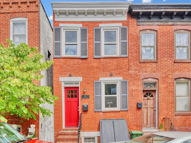 111 S Castle St — Photo 1