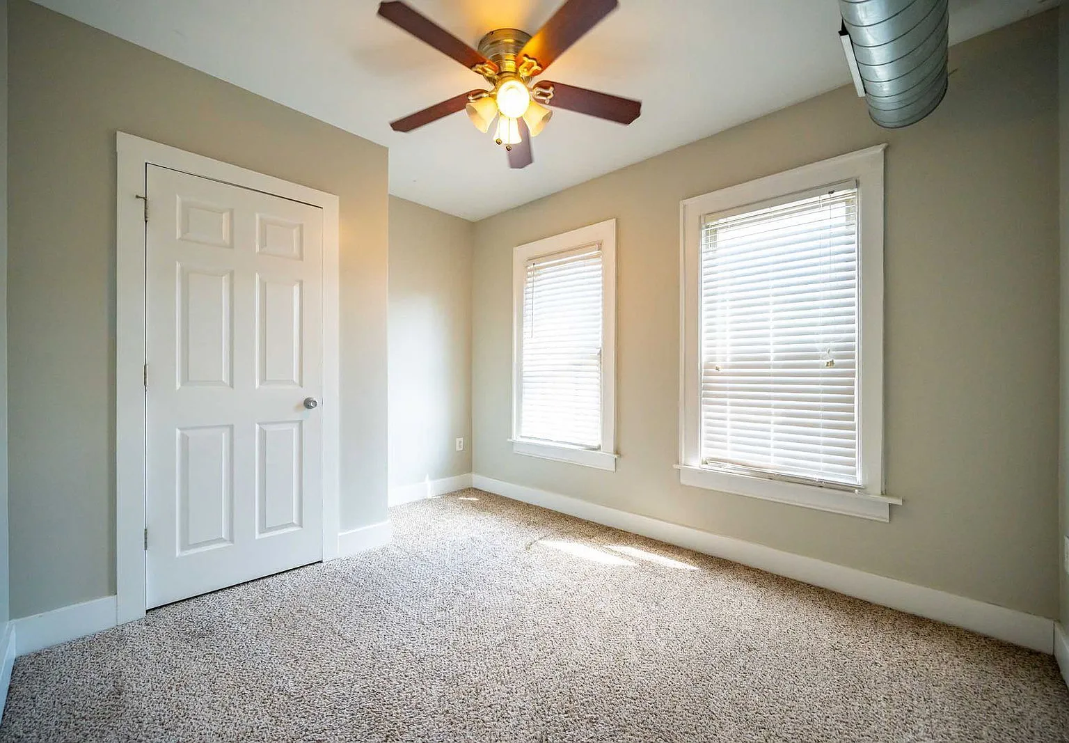 3 bed, 1.0 bath, $1,895 — Photo 3