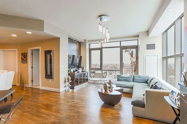 Sold by Century 21 Unique Realty | media 10