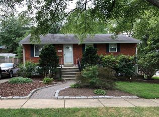 4812 Creek Shore Dr, North Bethesda, MD 20852
