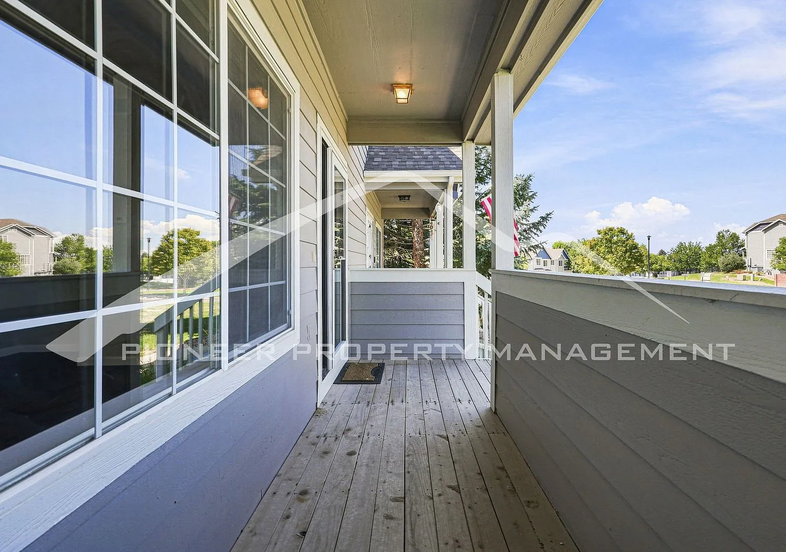 Gorgeous Townhouse with Central AC and 2-Car Garage — Photo 2