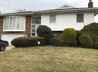 779 Vivian Ct, Baldwin, NY 11510