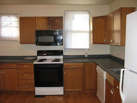 4th image of 967 Saint Julian Ave