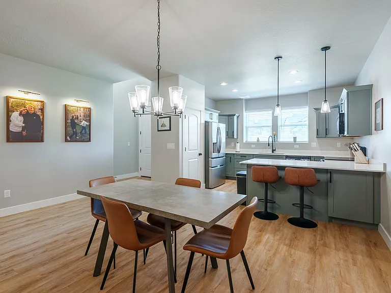 712 N Banner Dr — Photo 5