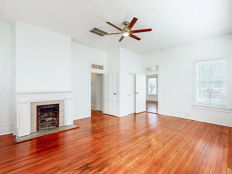 123 W 41st St — Photo 39