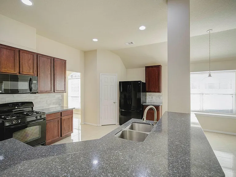 15115 Russet Bend Ln — Photo 29