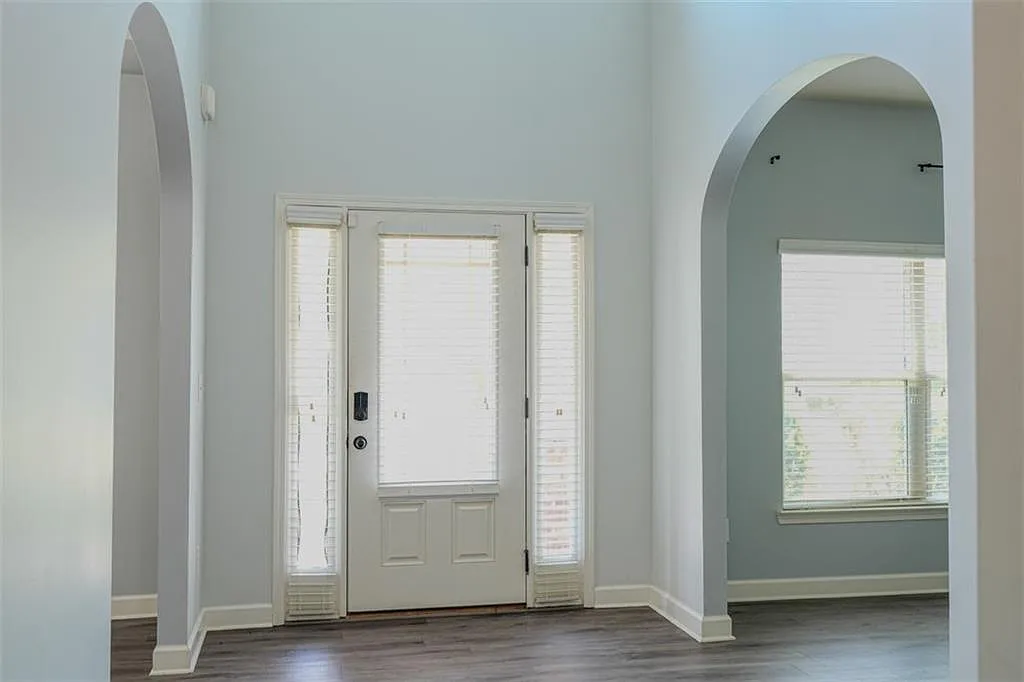 5 bed, 3.0 bath, 3028 sqft, $2,700 — Photo 4