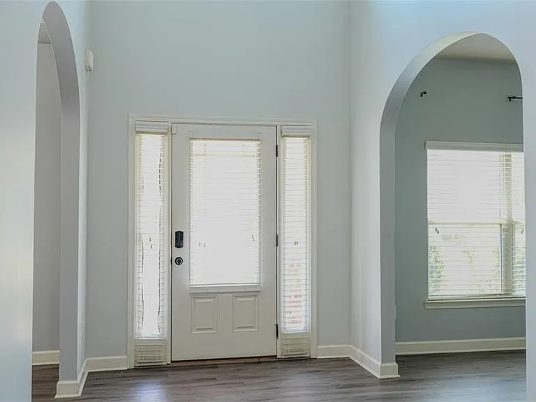 921 Prather Ct — Photo 4