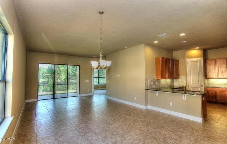 2 bed, 1562 sqft, $2,450 — Photo 3