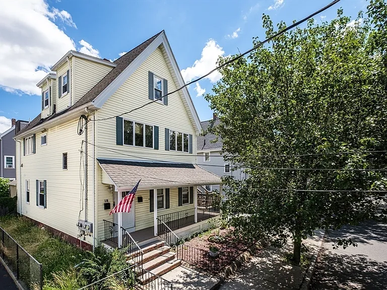 18 Chestnut St #1 — Photo 17