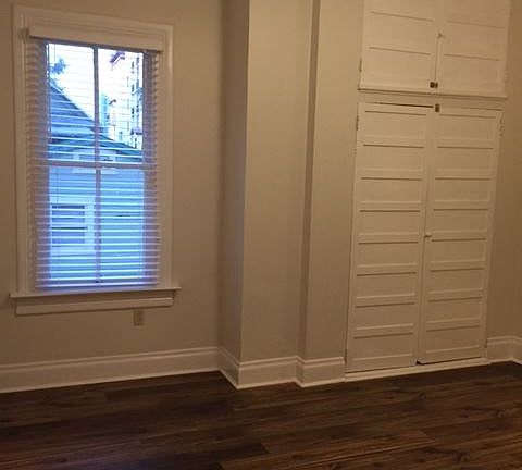 3rd image of 211 W Beach Pl APT 4