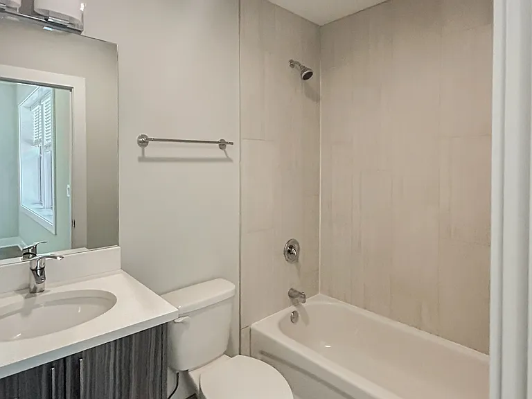 2618 N Rockwell St #2F — Photo 10