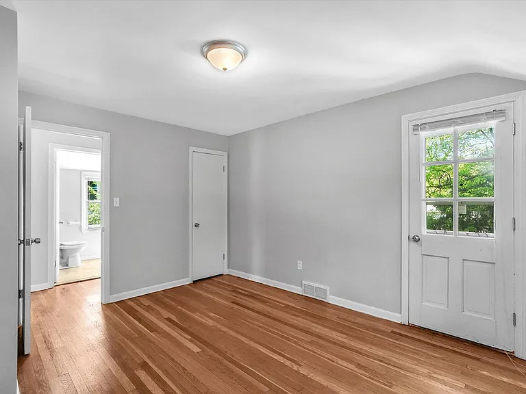 1130 Haselton Rd — Photo 18