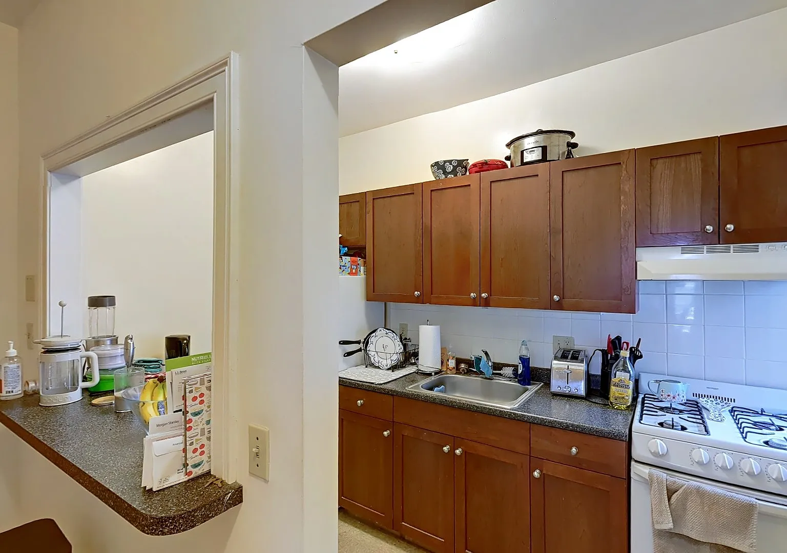 1 bed, 600 sqft, $2,400 — Photo 2