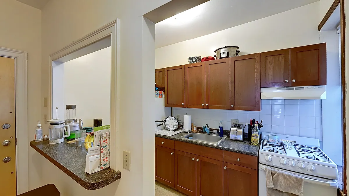Building Photo - 1330 Commonwealth Ave #1