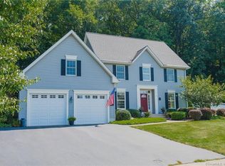 16 Winchester Way, Cromwell, CT 06416