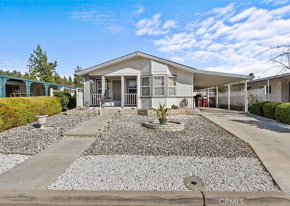1st image of 38028 Calle De Amor