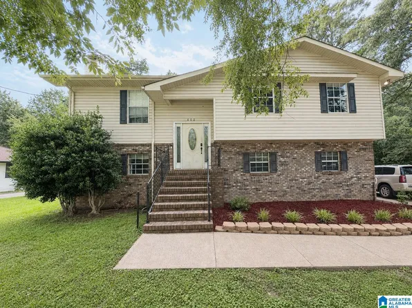 602 Shannahan Dr, Weaver, AL 36277
