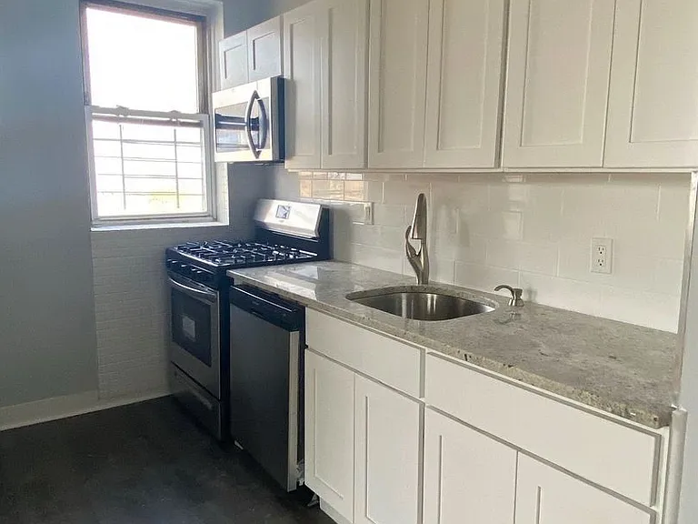 6th at West Hoboken — Photo 1