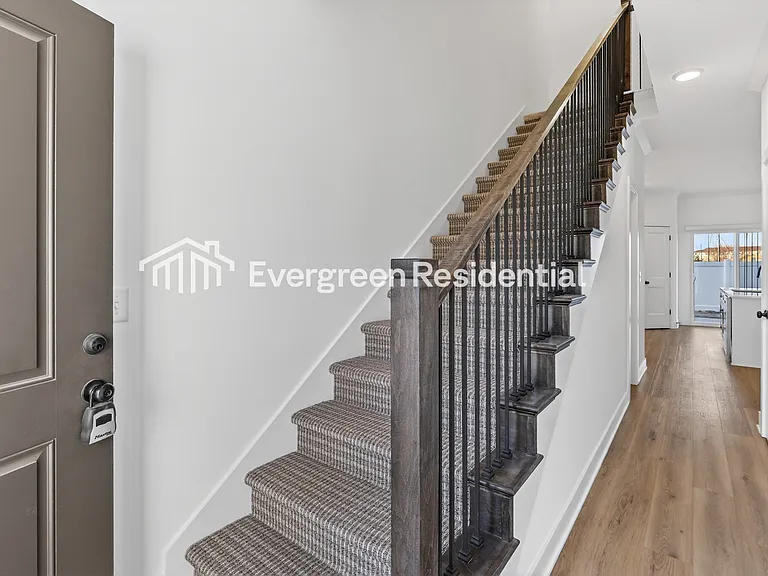 Barryview Townhomes — Photo 52