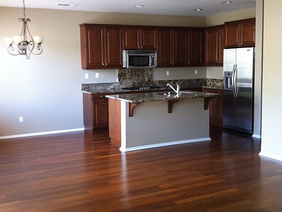 4th image of 3809 Chesapeake Ct
