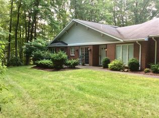 3872 N Point Dr, New Castle, PA
