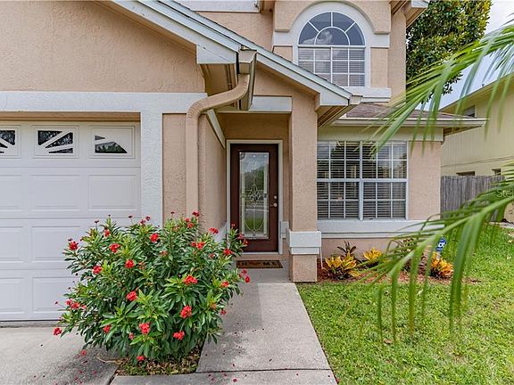 2nd image of 712 Cave Hollow Ln