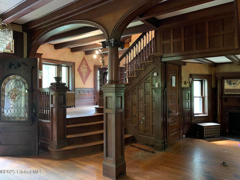5th image of 1077 University Place