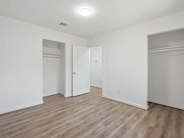 5962 Ridgeway Dr — Photo 15